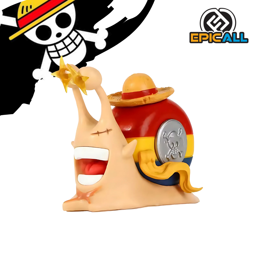 Una figura de un Den Den Mushi, el caracol parlante de One Piece. Tiene forma de caracol, con un sombrero de paja y los colores característicos de Luffy. Es de color rojo, amarillo y blanco.