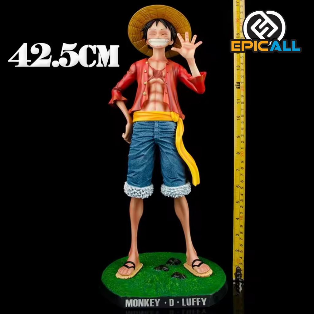 Medida aproximada de la figura de Luffy, 42.5cm de alto.