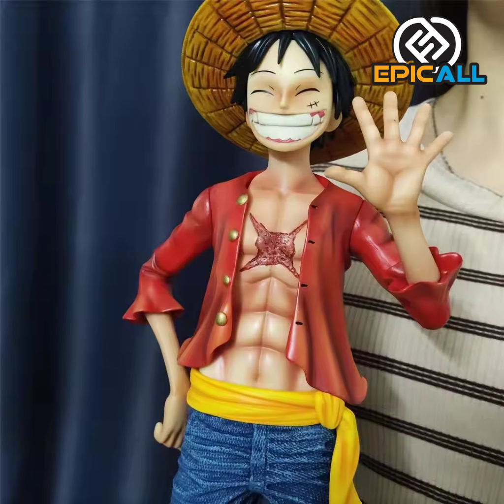 Foto de la figura de Luffy bastante cerca del rostro, donde se aprecian los detalles de la sonrisa.
