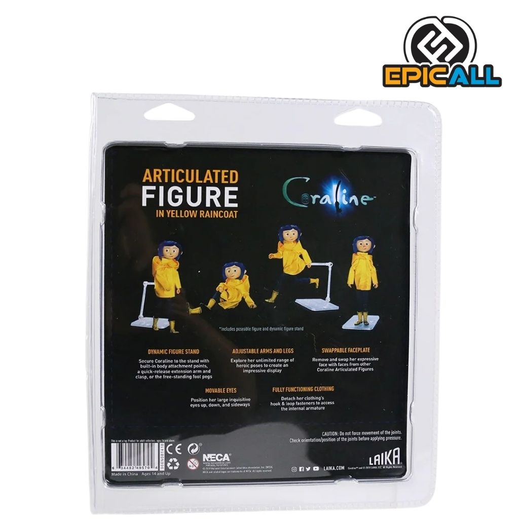 Figura articulada de Coraline de 20 cm con impermeable amarillo, diseñada con múltiples articulaciones y un soporte para exhibición.