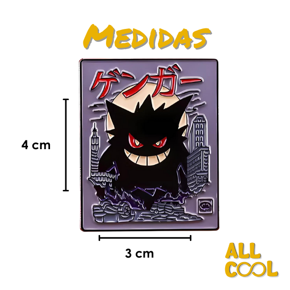 Un pin metálico colorido que muestra a Gengar de ‘Pokémon’ con un fondo inspirado en Pueblo Lavanda, con medidas de 3 x 4 cm sobre un fondo blanco con la marca “ALL COOL”.