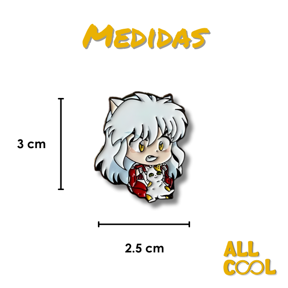 Pin metálico con la imagen de Inuyasha, un personaje de anime con cabello plateado y orejas de perro. Está sentado y sosteniendo a un gato blanco y negro. El pin mide 3 centímetros de alto y 2.5 centímetros de ancho.