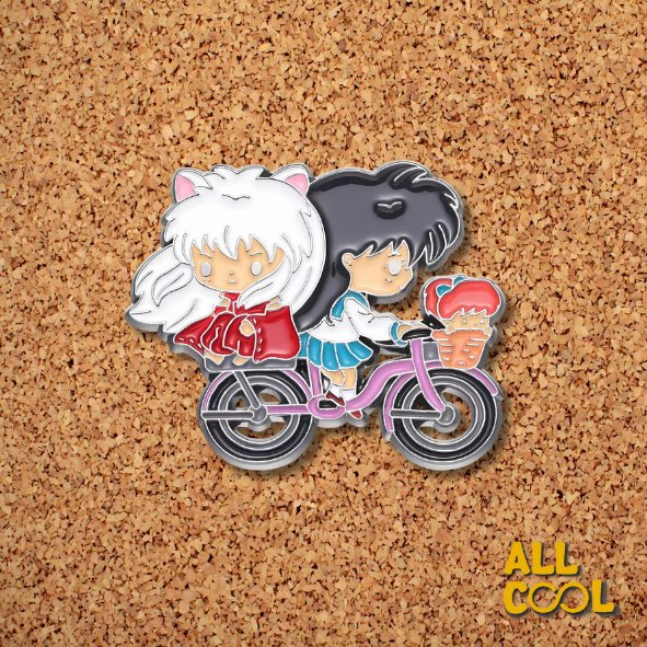 Pin Metálico Inuyasha y Kagome en Bicicleta #212