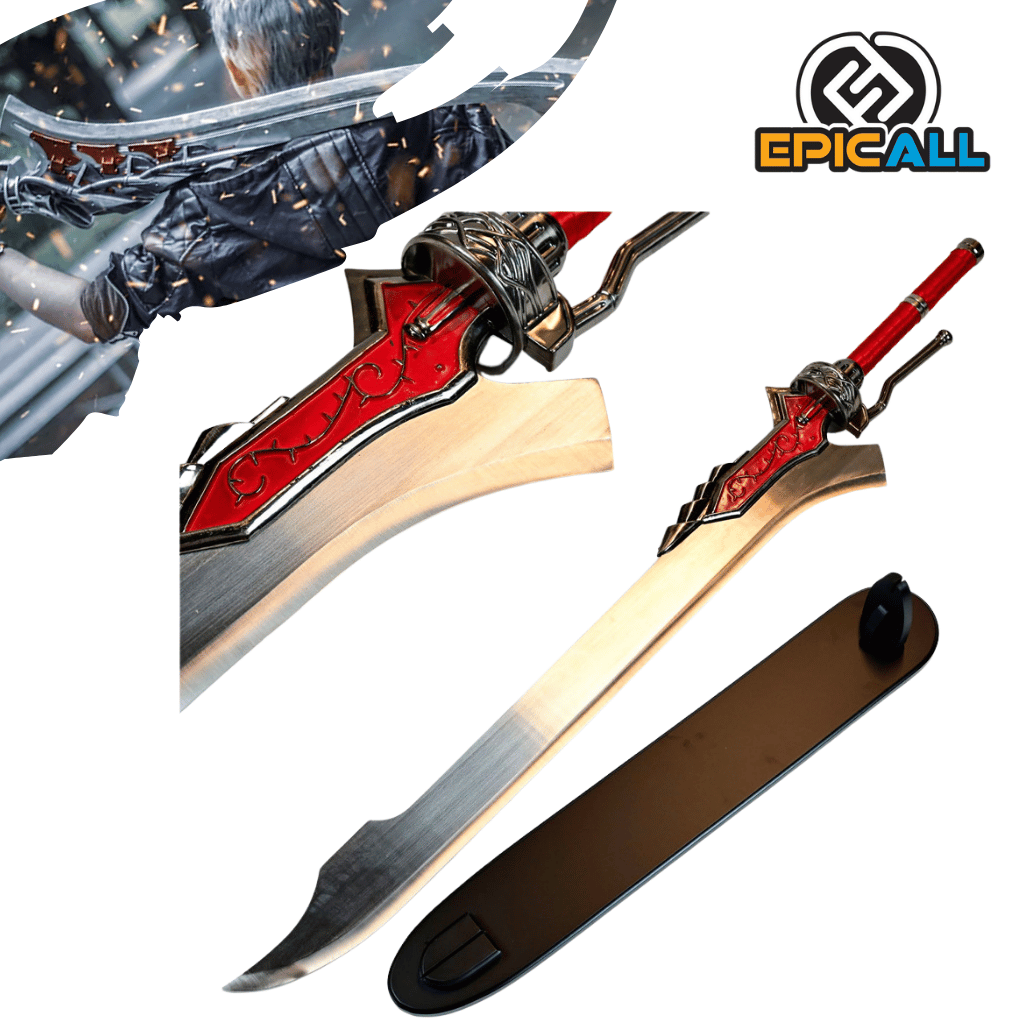 Una réplica de acero sin filo de la espada Red Queen de Nero de Devil May Cry. La espada tiene una hoja plateada con detalles rojos y negros, una empuñadura roja y plateada con el característico acelerador. También se muestra una funda negra. En la esquina superior izquierda, se ve una ilustración de Nero empuñando la Red Queen.