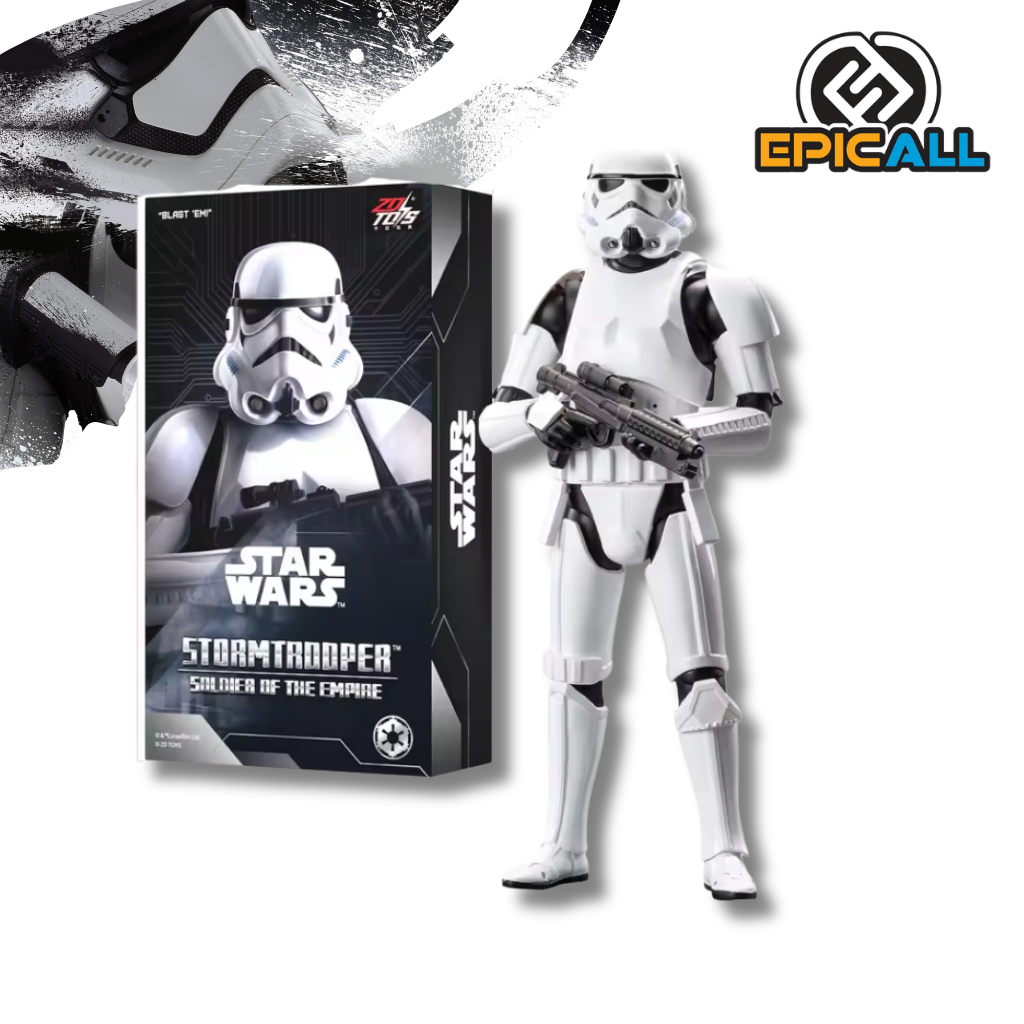 Figura articulada de un Stormtrooper de Star Wars con armadura blanca y detalles negros, posando dinámicamente con un bláster imperial en las manos frente a su caja de exhibición oficial.