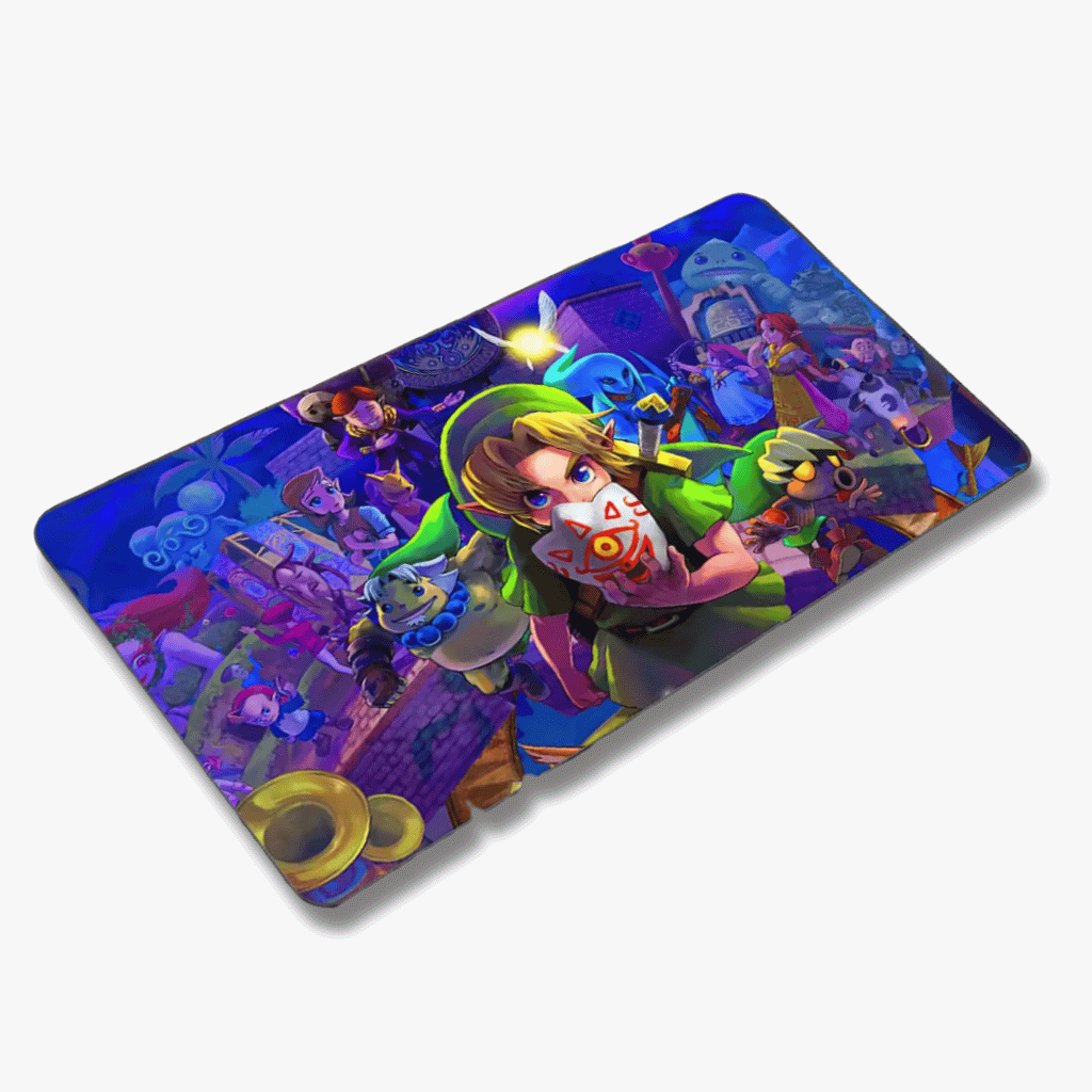 Mouse pad gamer rectangular de 30x60 cm con diseño de The Legend of Zelda: Majora's Mask en tonos azules y morados, mostrando a Link sosteniendo una máscara con el símbolo de la Trifuerza rodeado por varios personajes del juego.