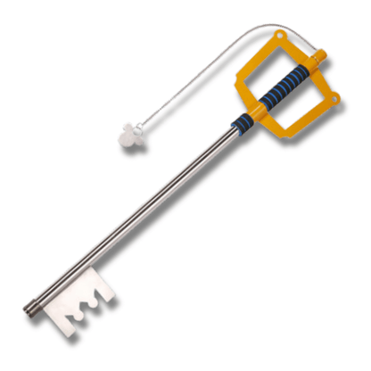 Réplica de la Keyblade Kingdom Key clásica de Kingdom Hearts, con hoja metálica plateada, guarda cuadrada de color amarillo brillante, empuñadura azul y negra, y su distintiva cadena con el llavero de la silueta del Rey Mickey.