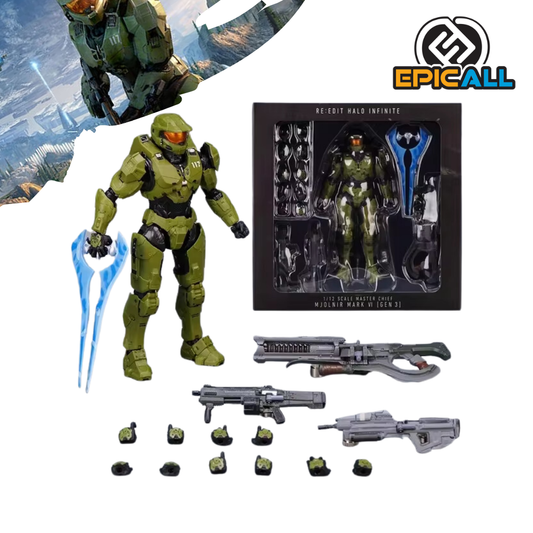 Imagen de una figura de acción articulada de Master Chief de Halo Infinite, de 18 cm de altura, con varios accesorios y armas incluidas, presentada en su empaque original.