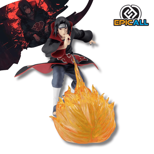 Estatua de Itachi Uchiha de Naruto Shippuden realizando un jutsu. Viste su capa de Akatsuki y tiene frente a él un gran efecto de bola de fuego translúcida naranja.