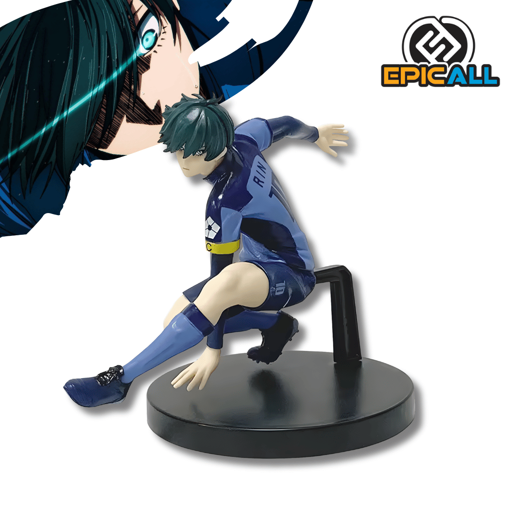 Figura de colección de Rin Itoshi del anime Blue Lock, de 13 cm de altura. El personaje aparece de pie con una expresión seria y concentrada. Viste el uniforme técnico de Blue Lock en color azul oscuro con detalles negros. Su cabello es oscuro con un flequillo que enmarca su rostro y sus ojos muestran su característica mirada fría. La figura tiene un acabado detallado en la ropa y el cabello.