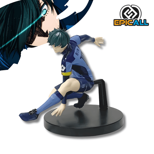 Figura de colección de Rin Itoshi del anime Blue Lock, de 13 cm de altura. El personaje aparece de pie con una expresión seria y concentrada. Viste el uniforme técnico de Blue Lock en color azul oscuro con detalles negros. Su cabello es oscuro con un flequillo que enmarca su rostro y sus ojos muestran su característica mirada fría. La figura tiene un acabado detallado en la ropa y el cabello.