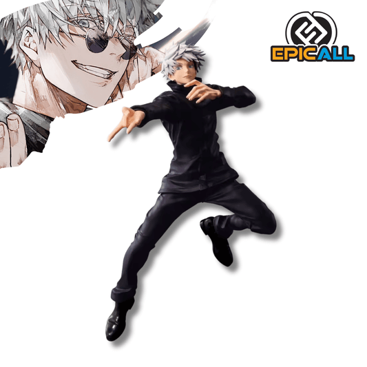 Estatua de Satoru Gojo de Jujutsu Kaisen en una pose de combate dinámica y aérea, con el cabello blanco erizado, vistiendo su uniforme técnico negro y realizando un gesto técnico con las manos.