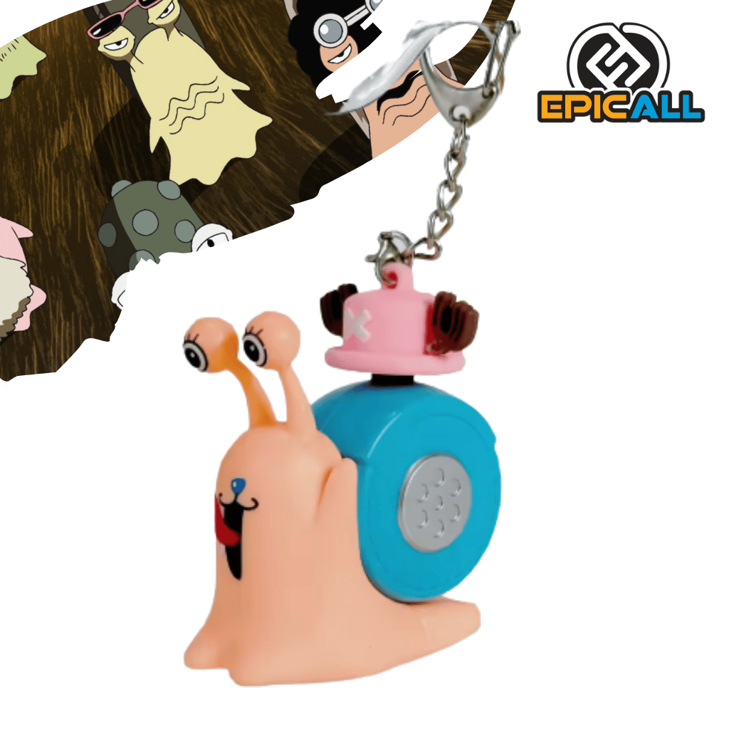 Llavero coleccionable de Den Den Mushi con diseño de Tony Chopper de One Piece, de aproximadamente 10 cm de altura, cuerpo de caracol rosado, concha azul con altavoz y el característico sombrero rosado de Chopper en la parte superior.