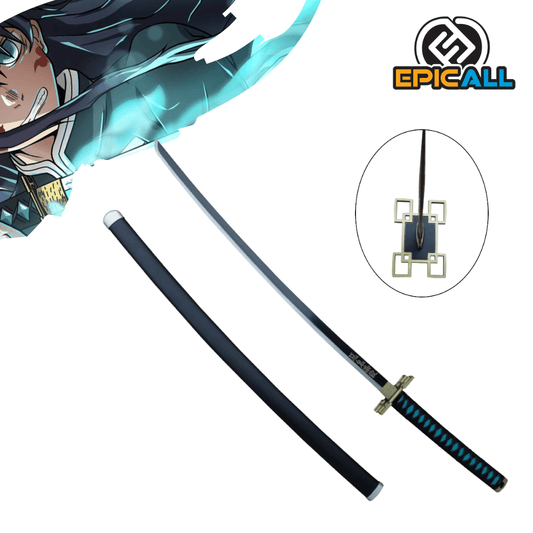 Una réplica de acero sin filo de la katana de Muichiro Tokito de Demon Slayer. La espada tiene una hoja de color gris oscuro, una empuñadura negra con detalles turquesas y una guarda distintiva formada por cuatro cuadrados huecos de color dorado. También se muestra una vaina negra con detalles plateados en los extremos. En la esquina superior izquierda, se ve una ilustración de Muichiro Tokito con su espada.