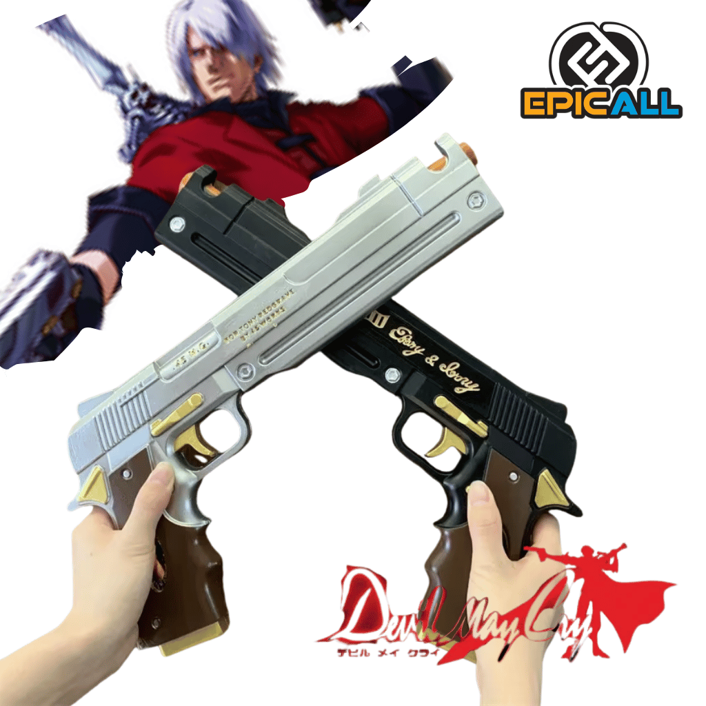 Dos manos sosteniendo las réplicas en goma eva de las pistolas gemelas Ebony (negra con detalles dorados y blancos) e Ivory (plateada con detalles dorados) de Dante en Devil May Cry, cruzadas en primer plano sobre fondo blanco.